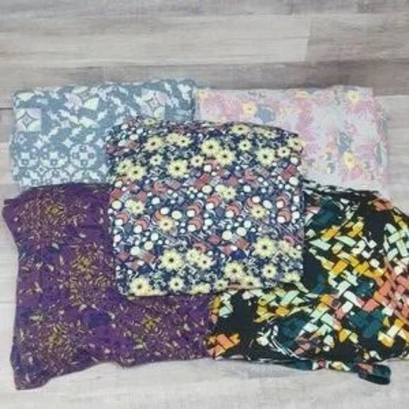 LuLaRoe~Perfect T~Lot of 5 Shirts~NWT! - Picture 1 of 4